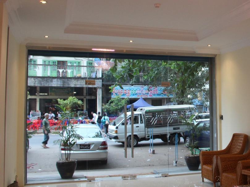 New Yangon Hotel Bagian luar foto