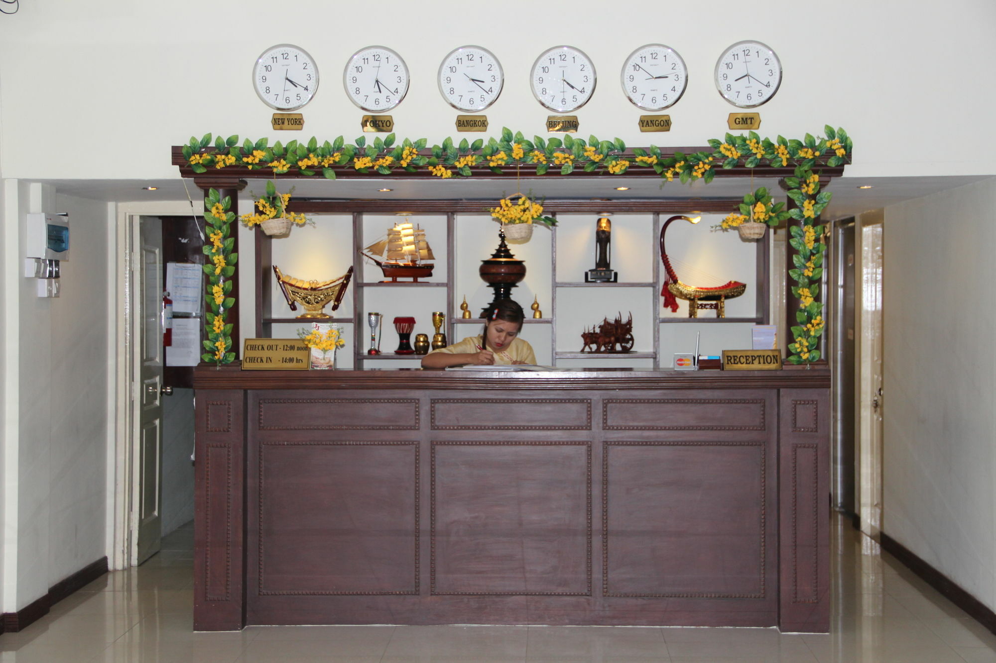 New Yangon Hotel Bagian luar foto