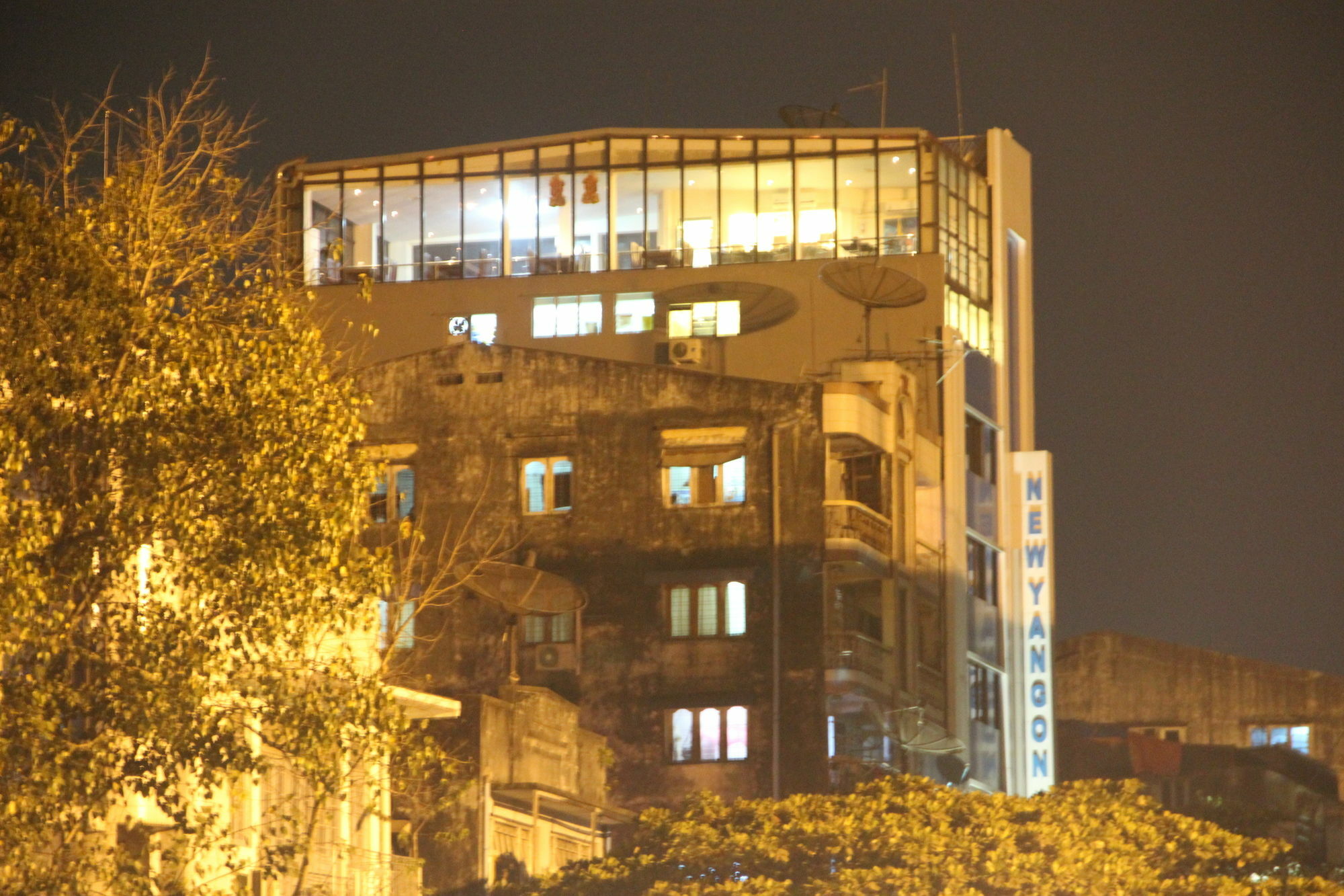 New Yangon Hotel Bagian luar foto